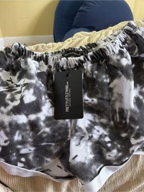 PrettyLittleThing Black & White Tie-Dye Lounge Shorts